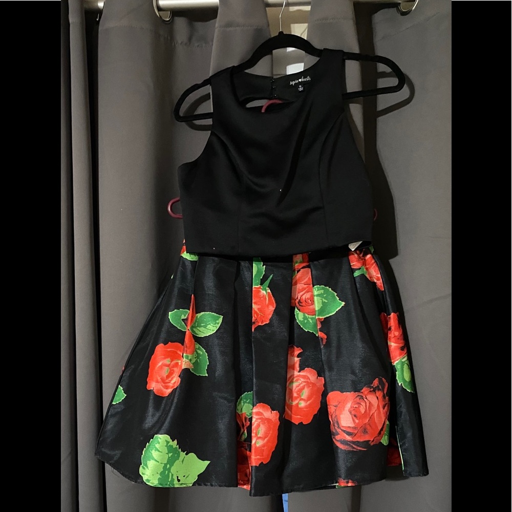 Two pice outfit.